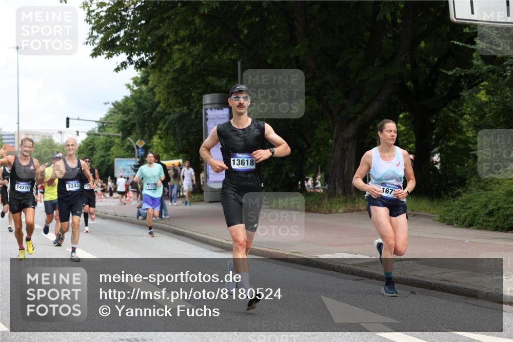 29.06.2025 - hella hamburg halbmarathon Yannick Fuchs http://msf.ph/oto/8180524 29.06.2025 10:28:40 20KM 1053, 1396, 1743, 2243, 2879, 4246, 5193, 6305, 8312, 9345, 9376, 10865, 11227, 12595, 13066, 13493, 13494, 13618, 13771, 14289, 14310, 14448, 14549, 14784, 15268, 15500, 15887, 16148, 16243, 16724, 17191, 17489, 17751, 18099, 18906 meine-sportfotos.de