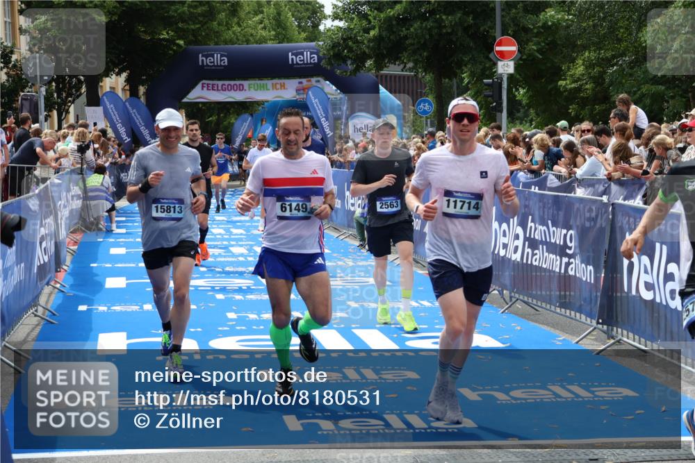 29.06.2025 - hella hamburg halbmarathon Zöllner http://msf.ph/oto/8180531 29.06.2025 10:39:59 Ziel 1603, 2563, 2573, 3626, 4766, 5375, 6149, 7981, 8467, 8574, 11714, 15421, 15813 meine-sportfotos.de