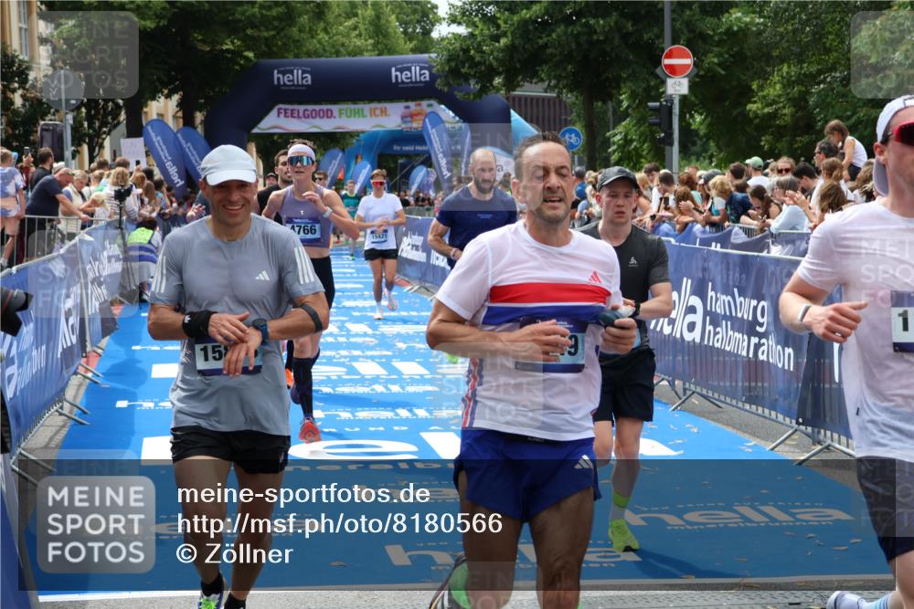 29.06.2025 - hella hamburg halbmarathon Zöllner http://msf.ph/oto/8180566 29.06.2025 10:40:00 Ziel 1603, 2563, 3626, 4766, 5375, 6149, 7981, 8467, 8574, 11714, 15421, 15813 meine-sportfotos.de