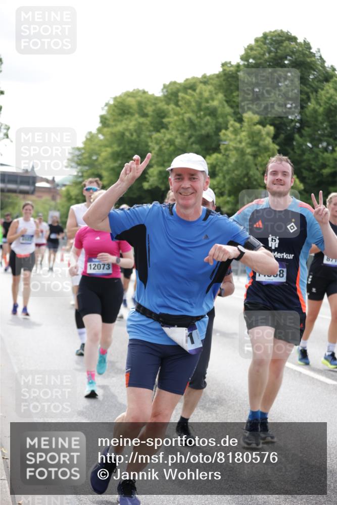 29.06.2025 - hella hamburg halbmarathon Jannik Wohlers http://msf.ph/oto/8180576 29.06.2025 10:22:52 Lombardsbrücke 1362, 2925, 4190, 4266, 4728, 4793, 6502, 6849, 7820, 8687, 8688, 8716, 8918, 8920, 9301, 9877, 10739, 11798, 11879, 12025, 12073, 12265, 14041, 14265, 14338, 14821, 16416, 16558, 17013, 17099, 17207, 17299, 17719, 18332 meine-sportfotos.de