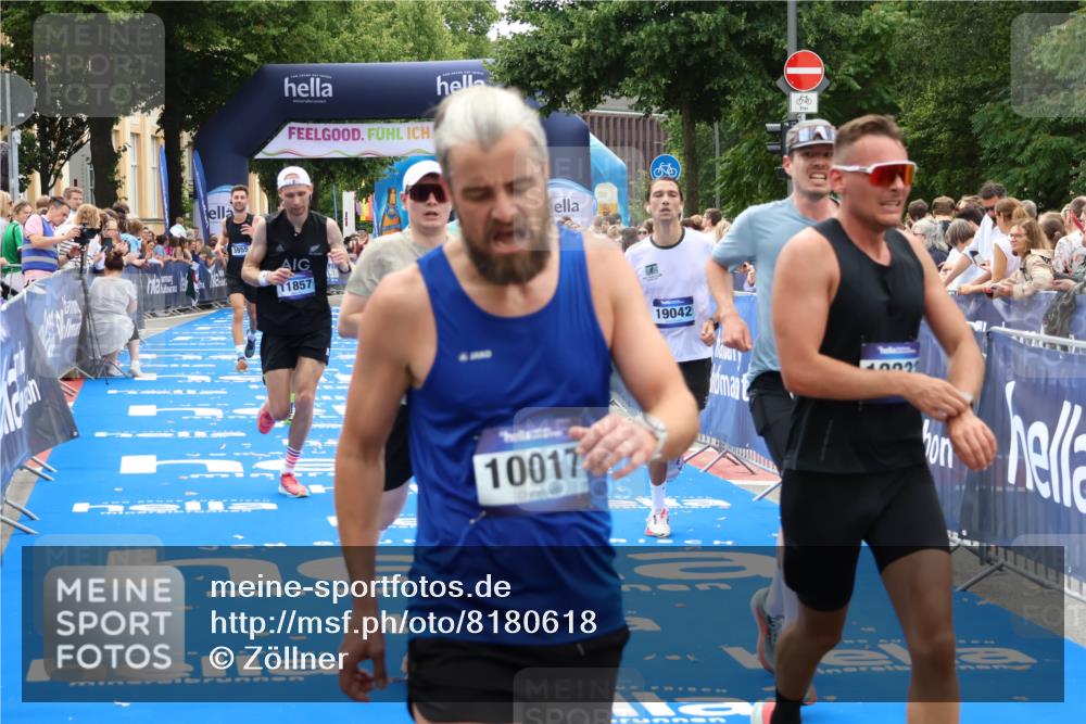 29.06.2025 - hella hamburg halbmarathon Zöllner http://msf.ph/oto/8180618 29.06.2025 10:31:22 Ziel 3955, 4812, 10298, 11857, 12232, 14450, 14548, 19042 meine-sportfotos.de