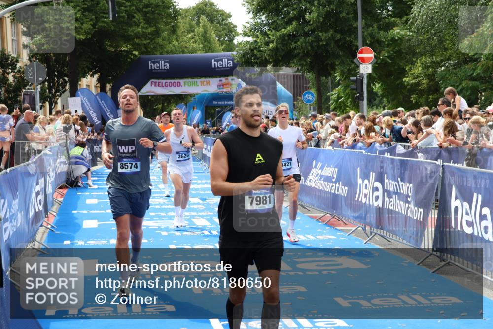 29.06.2025 - hella hamburg halbmarathon Zöllner http://msf.ph/oto/8180650 29.06.2025 10:40:03 Ziel 2826, 3626, 5050, 5375, 6080, 7981, 8467, 8574, 12091, 13514, 15421, 17973 meine-sportfotos.de