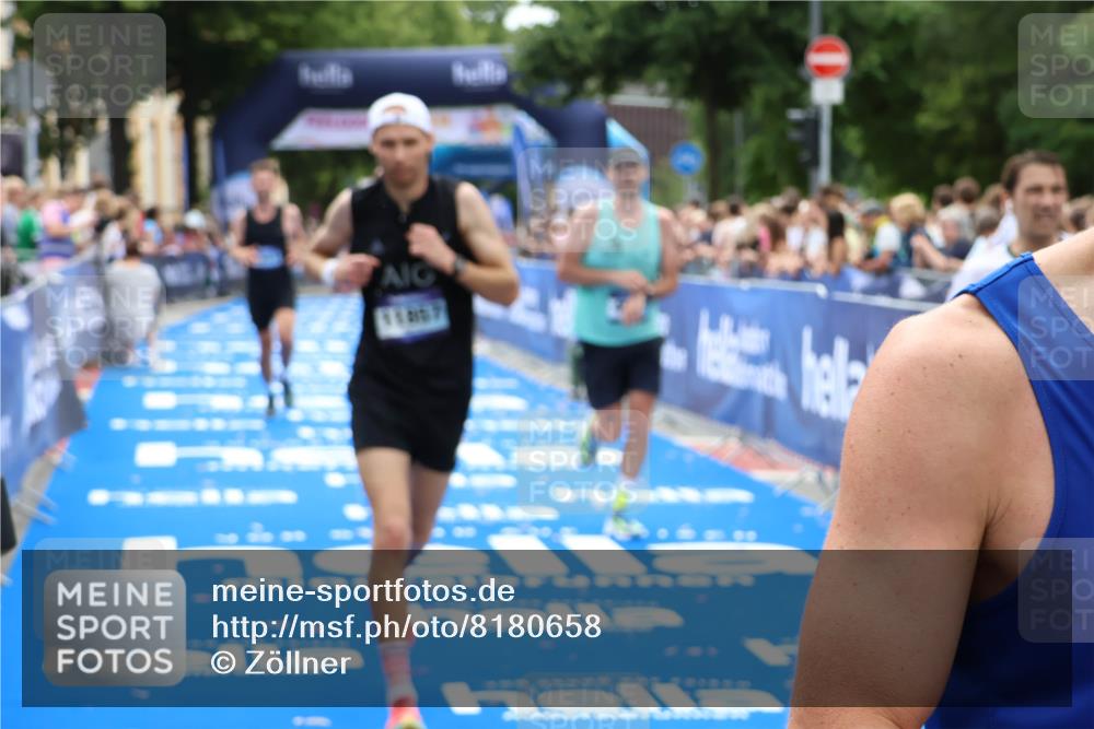 29.06.2025 - hella hamburg halbmarathon Zöllner http://msf.ph/oto/8180658 29.06.2025 10:31:23 Ziel 3955, 4812, 11857, 14450, 14548, 19042 meine-sportfotos.de