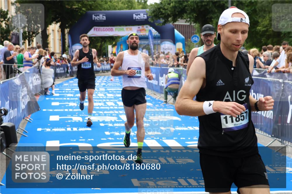 29.06.2025 - hella hamburg halbmarathon Zöllner http://msf.ph/oto/8180680 29.06.2025 10:31:24 Ziel 3955, 4812, 11857, 14548, 19042 meine-sportfotos.de
