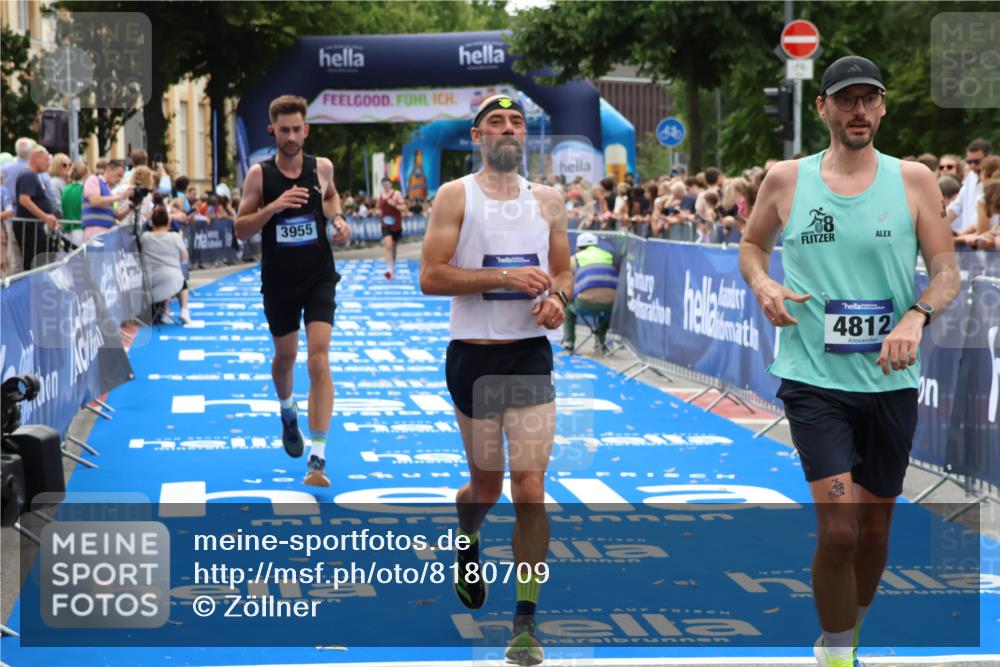 29.06.2025 - hella hamburg halbmarathon Zöllner http://msf.ph/oto/8180709 29.06.2025 10:31:25 Ziel 3955, 4812, 14548, 19118 meine-sportfotos.de