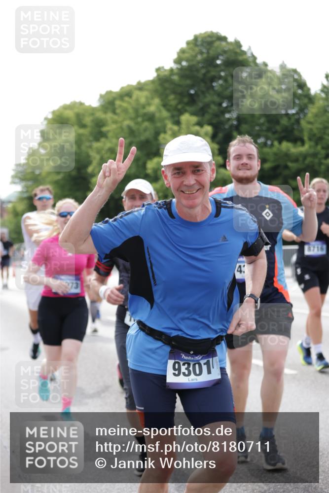 29.06.2025 - hella hamburg halbmarathon Jannik Wohlers http://msf.ph/oto/8180711 29.06.2025 10:22:53 Lombardsbrücke 1362, 2925, 4190, 4266, 4728, 4793, 6502, 6849, 7820, 8687, 8688, 8716, 8918, 8920, 9301, 9877, 10739, 11798, 11879, 12025, 12073, 12265, 14265, 14338, 14510, 14821, 16416, 16558, 17013, 17099, 17207, 17299, 17719, 18332 meine-sportfotos.de