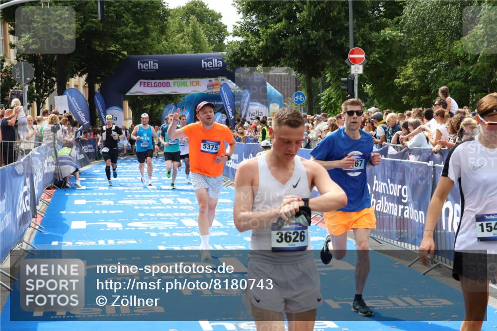 29.06.2025 - hella hamburg halbmarathon Zöllner http://msf.ph/oto/8180743 29.06.2025 10:40:05 Ziel 2826, 3626, 5050, 5375, 6080, 8467, 12091, 13514, 15421, 15424, 17973 meine-sportfotos.de