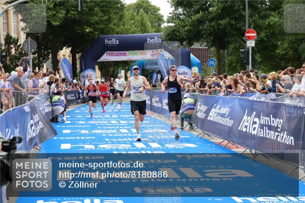 29.06.2025 - hella hamburg halbmarathon Zöllner http://msf.ph/oto/8180886 29.06.2025 10:31:38 Ziel 5660, 7793, 12681, 13617, 15835 meine-sportfotos.de