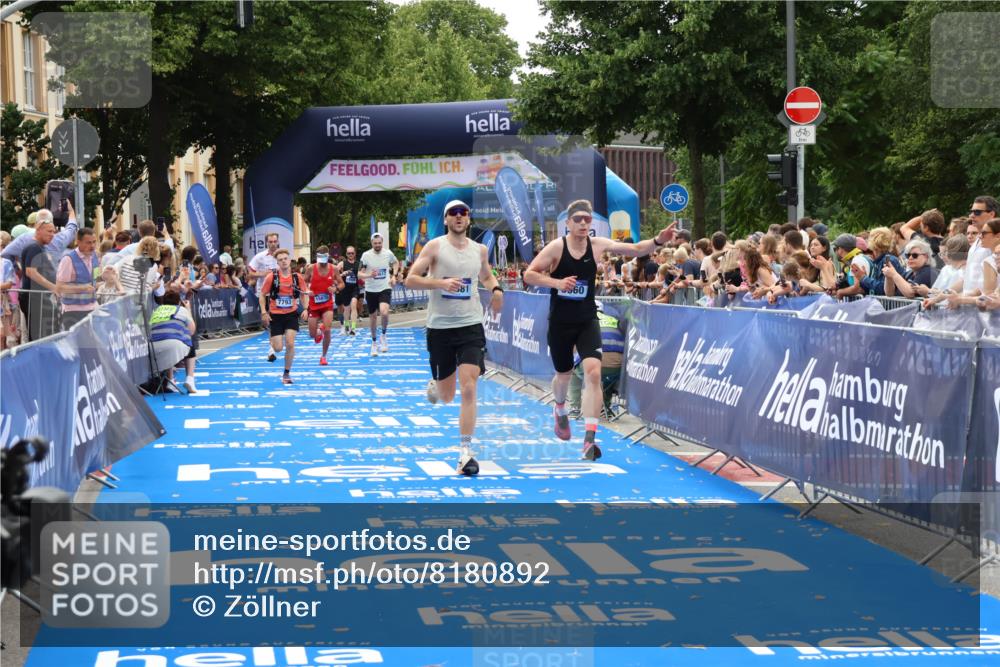 29.06.2025 - hella hamburg halbmarathon Zöllner http://msf.ph/oto/8180892 29.06.2025 10:31:39 Ziel 5660, 7793, 12681, 13606, 13617, 15835 meine-sportfotos.de