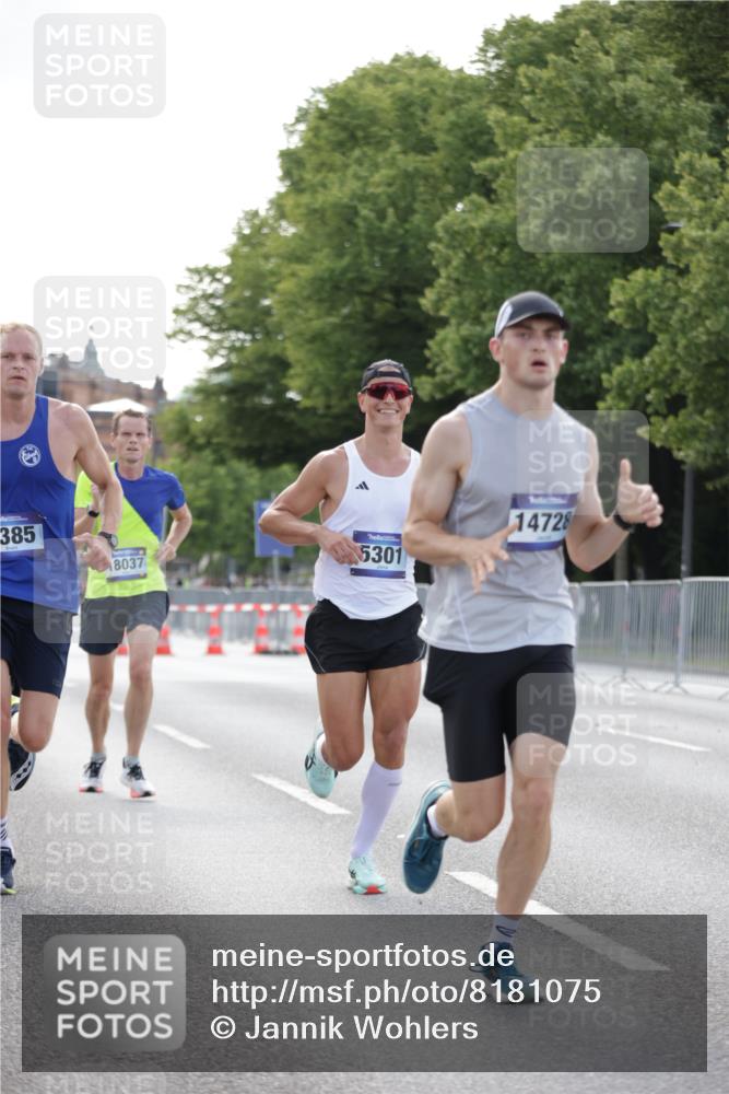 29.06.2025 - hella hamburg halbmarathon Jannik Wohlers http://msf.ph/oto/8181075 29.06.2025 09:42:40 Lombardsbrücke 4338, 5301, 9097, 9385, 11994, 12341, 12529, 12992, 13346, 14728, 18037 meine-sportfotos.de
