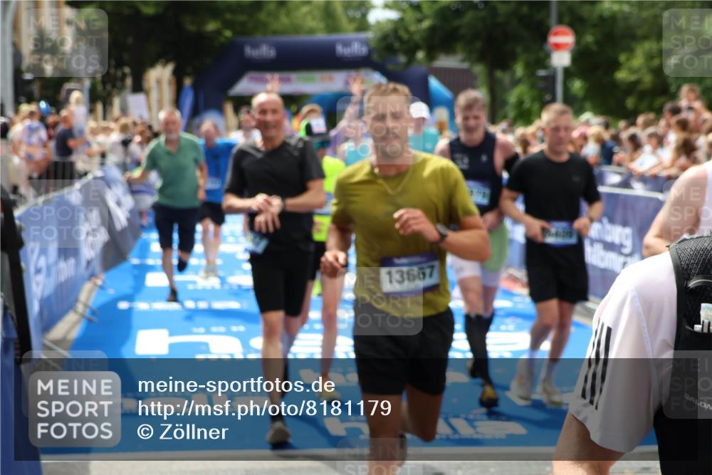 29.06.2025 - hella hamburg halbmarathon Zöllner http://msf.ph/oto/8181179 29.06.2025 10:40:19 Ziel 3547, 4381, 5409, 5410, 5803, 8465, 10968, 11731, 12704, 13667, 14699, 18614, 18979 meine-sportfotos.de