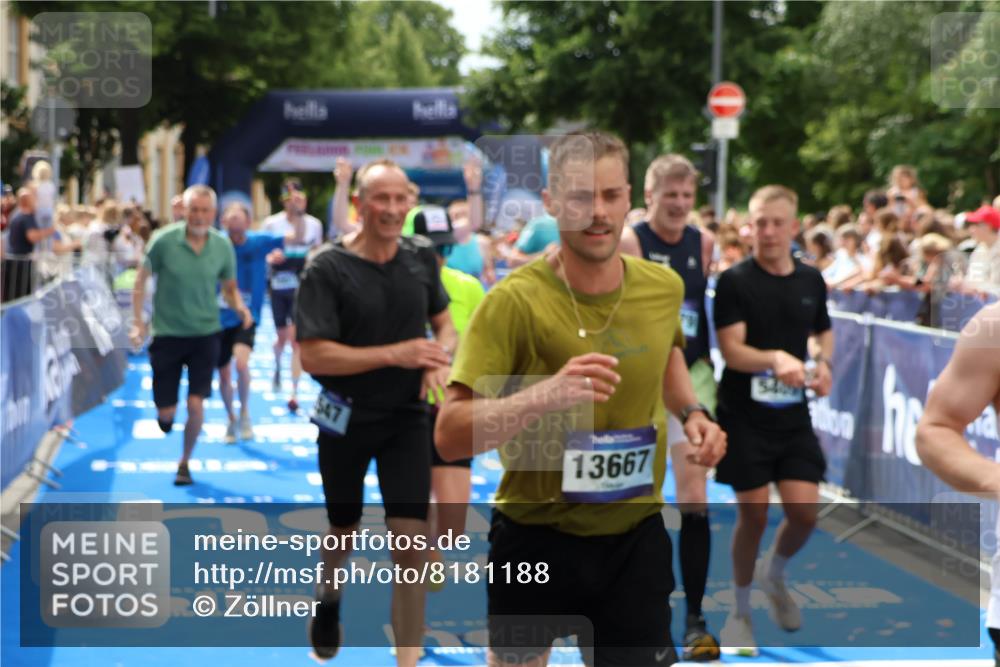 29.06.2025 - hella hamburg halbmarathon Zöllner http://msf.ph/oto/8181188 29.06.2025 10:40:20 Ziel 3547, 5409, 5410, 5803, 8465, 10968, 11731, 12704, 13667, 14699, 18614, 18979 meine-sportfotos.de