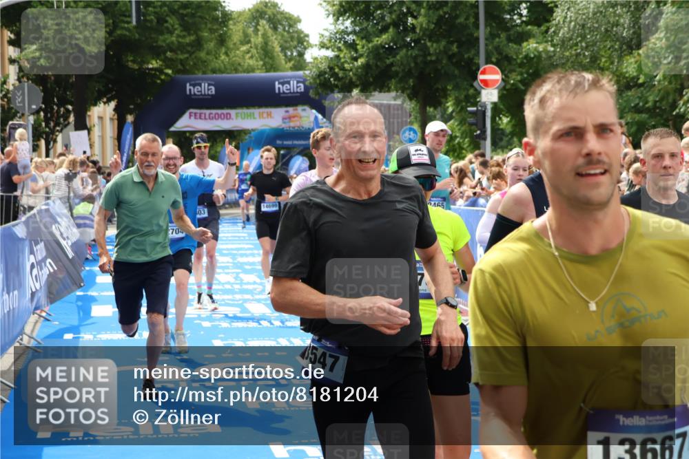 29.06.2025 - hella hamburg halbmarathon Zöllner http://msf.ph/oto/8181204 29.06.2025 10:40:20 Ziel 3547, 5409, 5410, 5803, 8465, 10968, 11731, 12704, 13667, 14699, 18614, 18979 meine-sportfotos.de