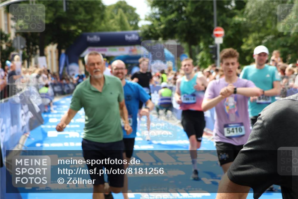 29.06.2025 - hella hamburg halbmarathon Zöllner http://msf.ph/oto/8181256 29.06.2025 10:40:22 Ziel 5410, 5803, 8370, 8465, 12704, 14699, 17916, 18614 meine-sportfotos.de