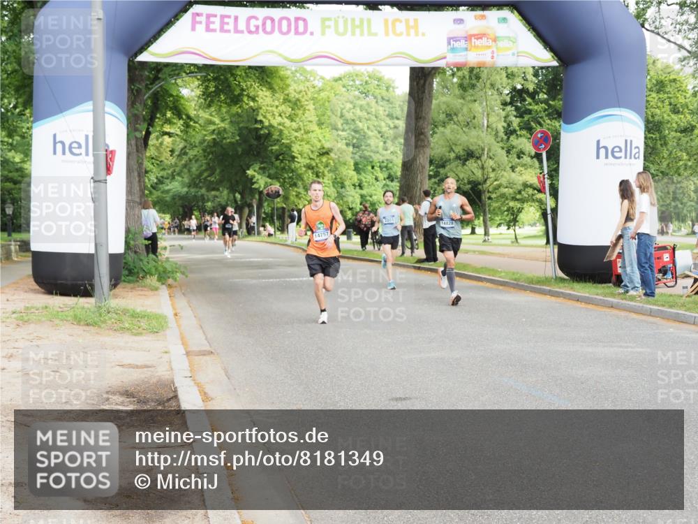 29.06.2025 - hella hamburg halbmarathon MichiJ http://msf.ph/oto/8181349 29.06.2025 10:17:18 Zwischen KM18-KM19 5344, 10848, 17893, 18037 meine-sportfotos.de