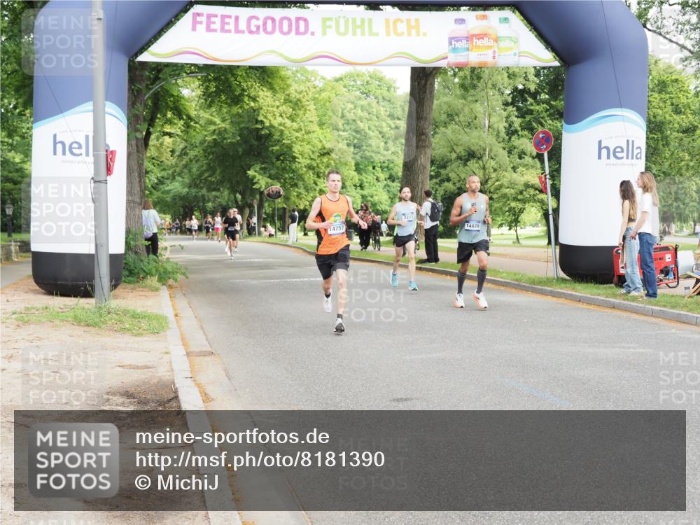 29.06.2025 - hella hamburg halbmarathon MichiJ http://msf.ph/oto/8181390 29.06.2025 10:17:19 Zwischen KM18-KM19 5344, 10848, 14757, 14828, 17893, 18037 meine-sportfotos.de
