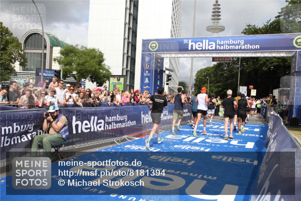 29.06.2025 - hella hamburg halbmarathon Michael Strokosch http://msf.ph/oto/8181394 29.06.2025 10:41:03 Ziel 1677, 2949, 6550, 6683, 9755, 11062, 11922, 12088, 12385, 13029, 13158, 15689, 16347, 17032, 17720, 17971, 18173 meine-sportfotos.de