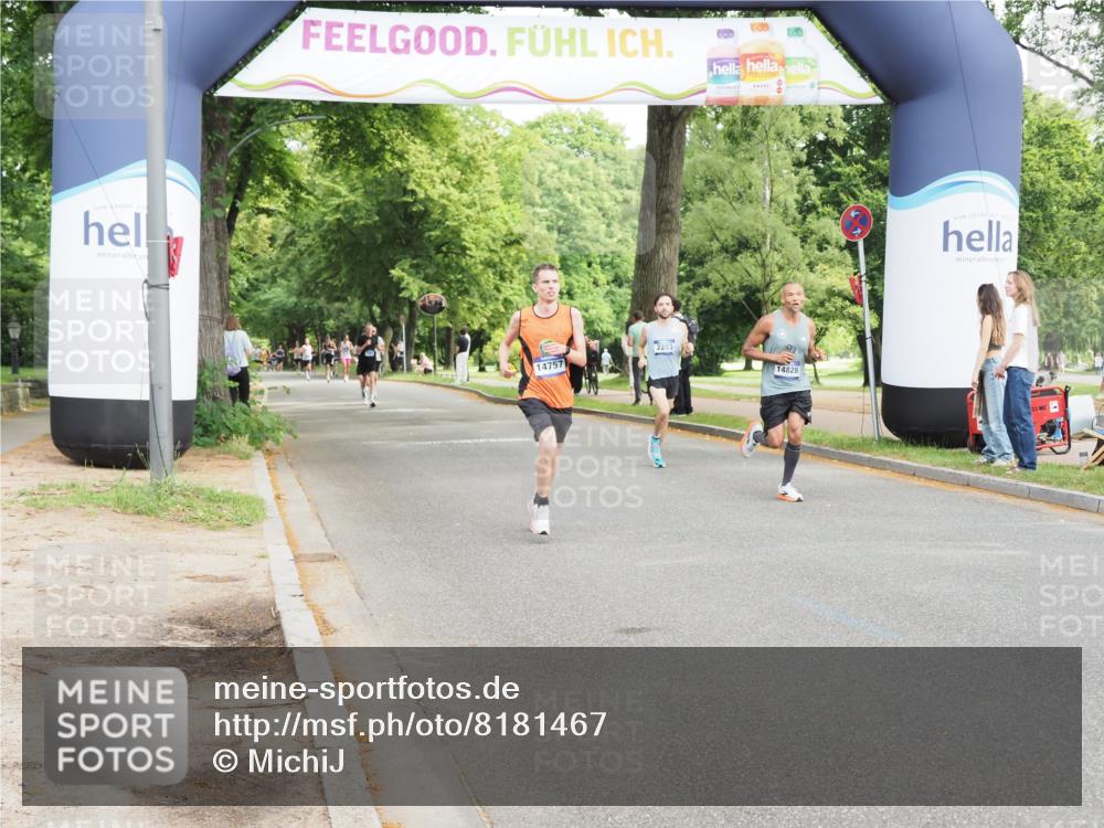 29.06.2025 - hella hamburg halbmarathon MichiJ http://msf.ph/oto/8181467 29.06.2025 10:17:19 Zwischen KM18-KM19 5344, 10848, 14757, 14828, 17893, 18037 meine-sportfotos.de