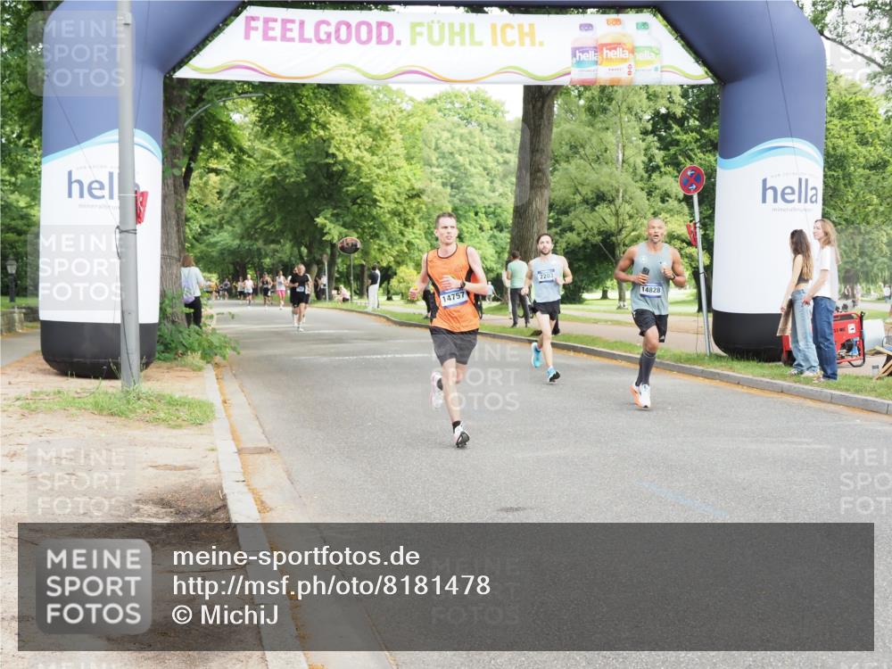 29.06.2025 - hella hamburg halbmarathon MichiJ http://msf.ph/oto/8181478 29.06.2025 10:17:19 Zwischen KM18-KM19 5344, 10848, 14757, 14828, 17893, 18037 meine-sportfotos.de