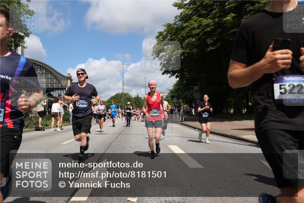29.06.2025 - hella hamburg halbmarathon Yannick Fuchs http://msf.ph/oto/8181501 29.06.2025 11:38:47 20KM 1879, 1961, 2038, 2054, 2113, 2134, 2313, 2766, 3808, 4245, 4483, 4972, 5059, 5224, 5240, 5268, 5300, 5355, 6153, 6259, 6917, 7205, 7206, 7303, 7431, 7566, 7844, 8243, 8615, 8967, 9978, 10001, 10123, 10617, 10644, 10901, 11244, 11464, 11801, 11831, 12218, 12343, 12903, 12904, 12969, 13442, 13861, 13877, 13903, 14002, 14127, 14163, 14405, 14776, 14937, 15030, 15762, 15852, 15933, 15953, 16297, 16360, 16837, 16955, 17547, 17868, 17943, 19168 meine-sportfotos.de