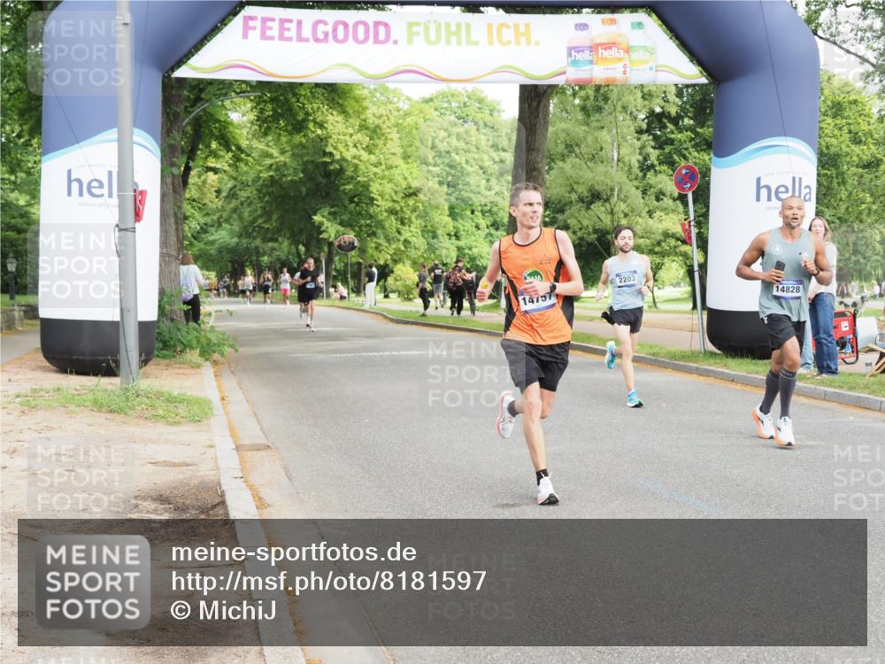 29.06.2025 - hella hamburg halbmarathon MichiJ http://msf.ph/oto/8181597 29.06.2025 10:17:20 Zwischen KM18-KM19 2203, 10848, 14757, 14828, 17893, 18037 meine-sportfotos.de