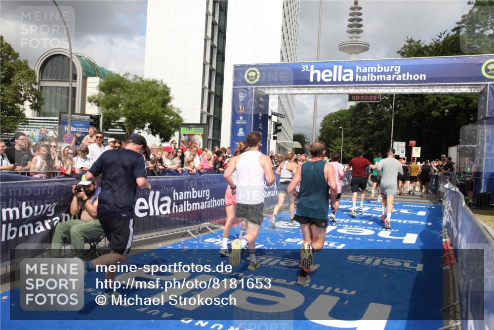 29.06.2025 - hella hamburg halbmarathon Michael Strokosch http://msf.ph/oto/8181653 29.06.2025 10:41:07 Ziel 1136, 2568, 2949, 4871, 6550, 6683, 9358, 9755, 9815, 11062, 11922, 13268, 17100, 17620, 17971, 18045, 18049 meine-sportfotos.de