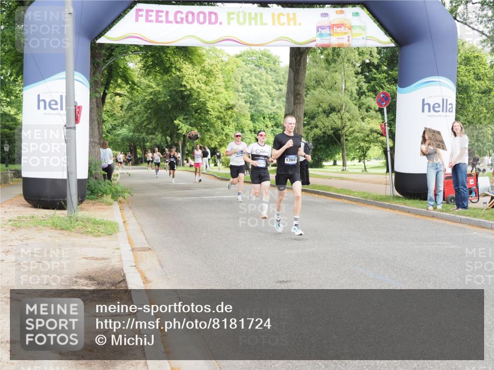 29.06.2025 - hella hamburg halbmarathon MichiJ http://msf.ph/oto/8181724 29.06.2025 10:17:25 Zwischen KM18-KM19 2203, 13941, 14757, 14828 meine-sportfotos.de
