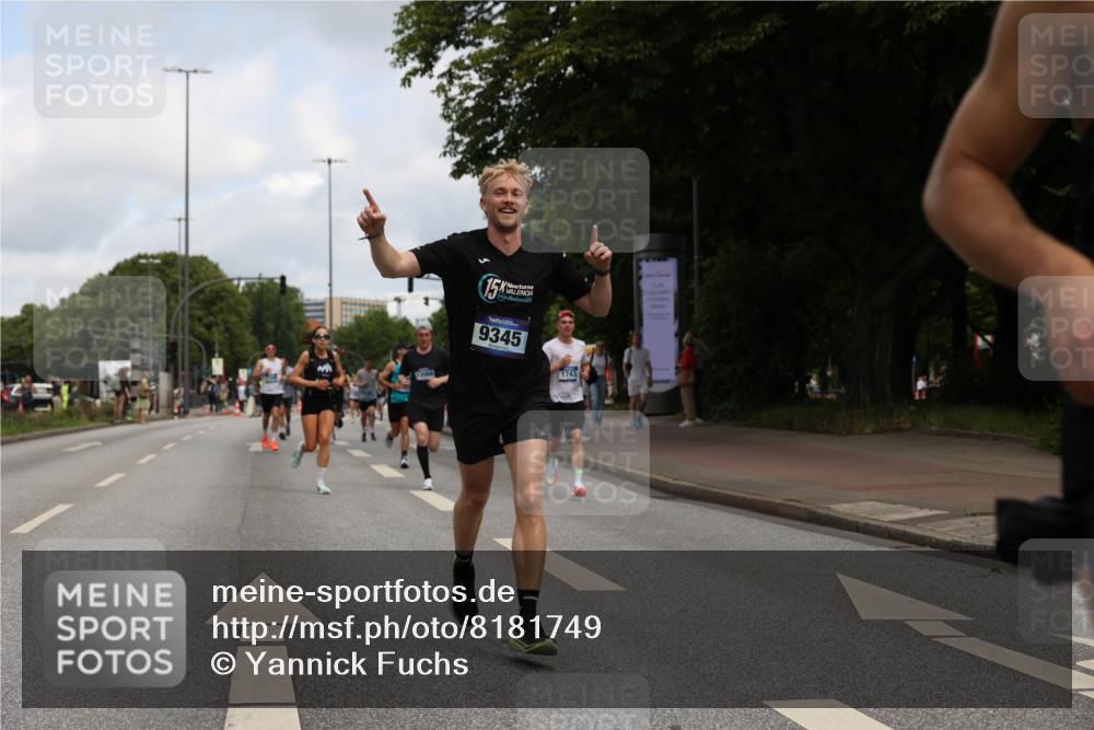 29.06.2025 - hella hamburg halbmarathon Yannick Fuchs http://msf.ph/oto/8181749 29.06.2025 10:28:47 20KM 1396, 1743, 2228, 2243, 2879, 3005, 5193, 6305, 7901, 8312, 9345, 9376, 10865, 11019, 11227, 12595, 13066, 13493, 13494, 13618, 13771, 14310, 14448, 14549, 14784, 15500, 15887, 16148, 16243, 16724, 17191, 17489, 17751, 17877, 18099, 18906 meine-sportfotos.de
