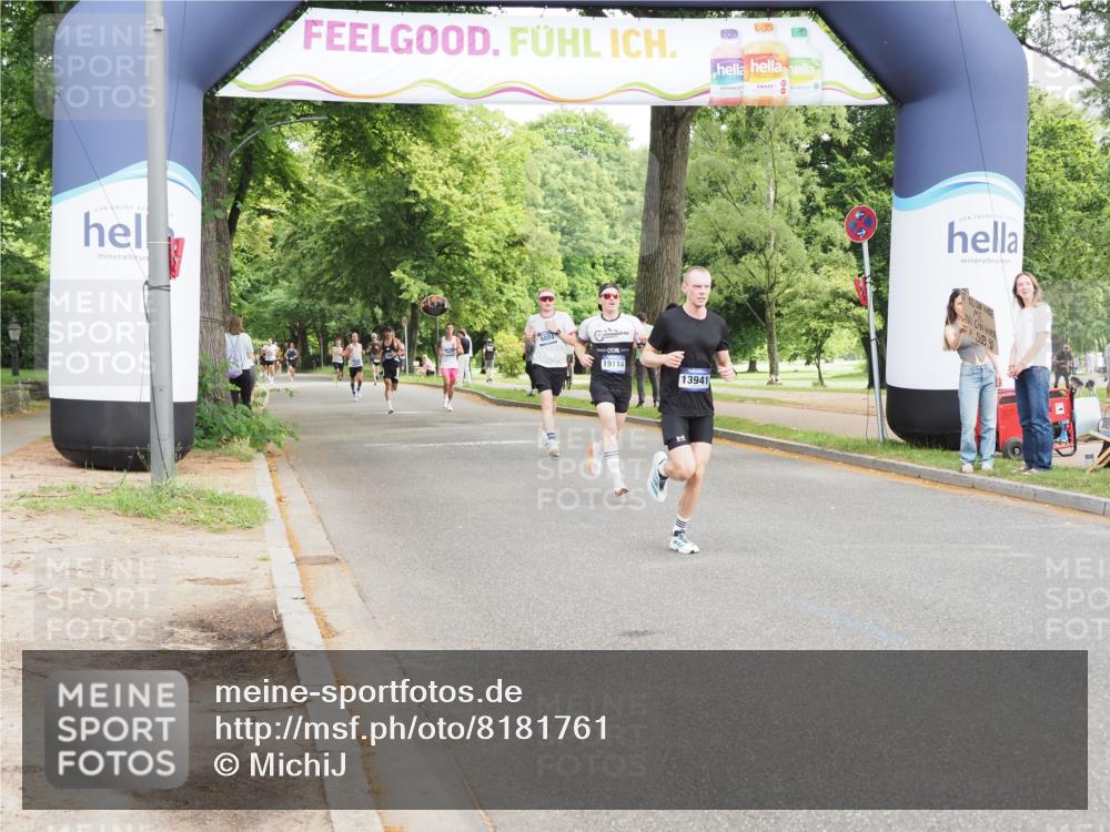 29.06.2025 - hella hamburg halbmarathon MichiJ http://msf.ph/oto/8181761 29.06.2025 10:17:25 Zwischen KM18-KM19 2203, 13941, 14757, 14828 meine-sportfotos.de