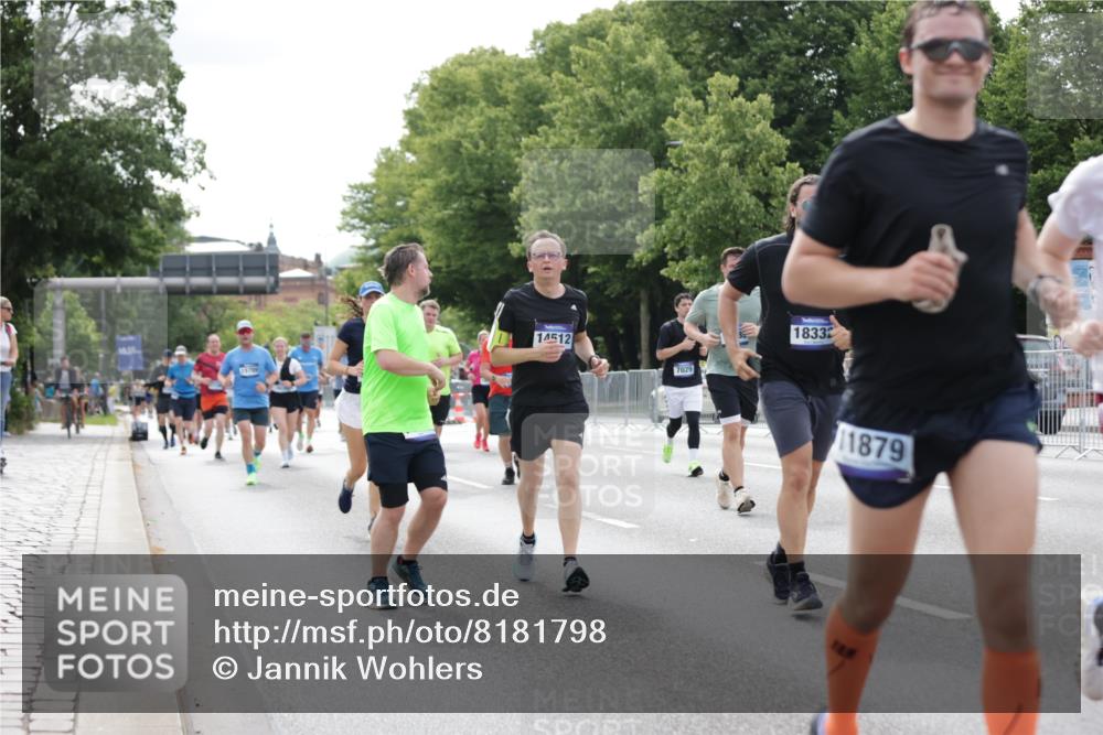29.06.2025 - hella hamburg halbmarathon Jannik Wohlers http://msf.ph/oto/8181798 29.06.2025 10:23:02 Lombardsbrücke 1048, 1362, 2925, 4391, 4728, 5406, 6502, 7029, 7820, 8716, 8918, 8920, 9301, 10739, 11798, 11879, 12073, 12874, 14265, 14338, 14510, 14512, 14821, 15709, 16185, 16251, 17013, 17199, 17207, 17299, 17719, 18070, 18071, 18089, 18332, 18402, 18818 meine-sportfotos.de