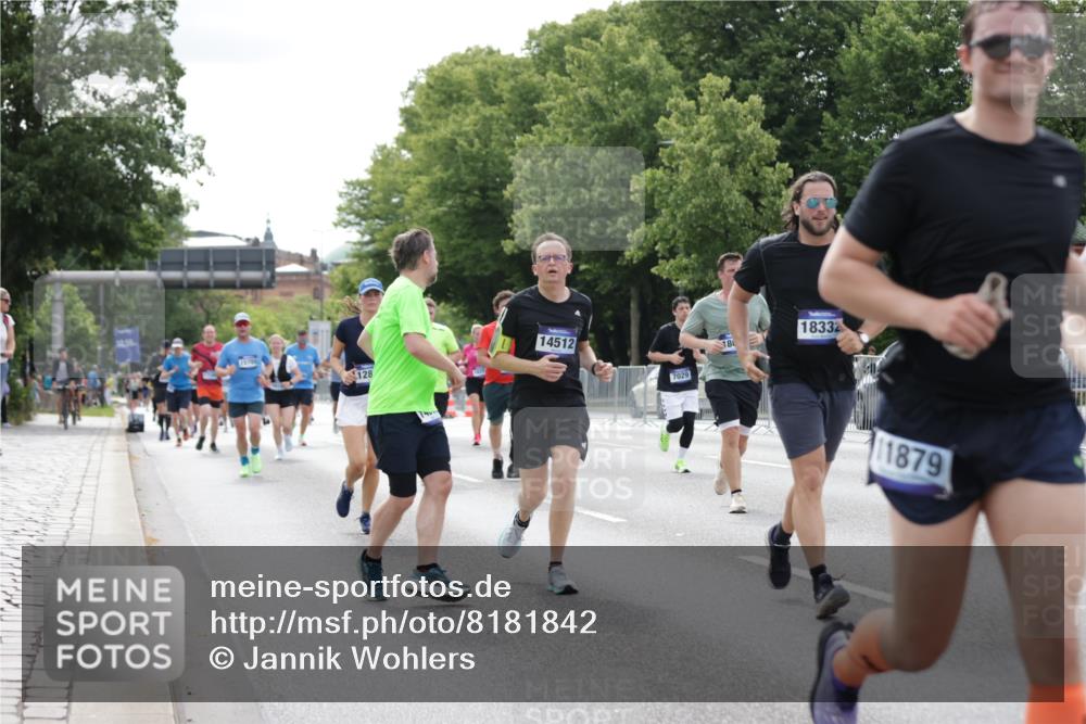 29.06.2025 - hella hamburg halbmarathon Jannik Wohlers http://msf.ph/oto/8181842 29.06.2025 10:23:02 Lombardsbrücke 1048, 1362, 2925, 4391, 4728, 5406, 6502, 7029, 7820, 8716, 8918, 8920, 9301, 10739, 11798, 11879, 12073, 12874, 14265, 14338, 14510, 14512, 14821, 15709, 16185, 16251, 17013, 17199, 17207, 17299, 17719, 18070, 18071, 18089, 18332, 18402, 18818 meine-sportfotos.de