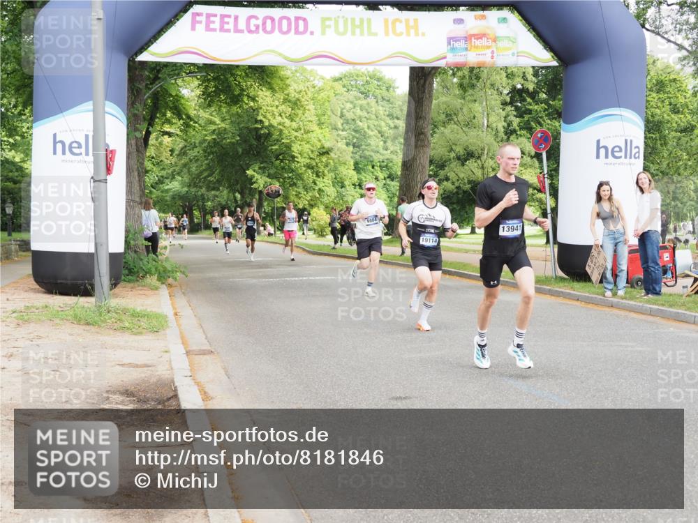 29.06.2025 - hella hamburg halbmarathon MichiJ http://msf.ph/oto/8181846 29.06.2025 10:17:26 Zwischen KM18-KM19 2203, 9804, 13941, 14757, 14828 meine-sportfotos.de