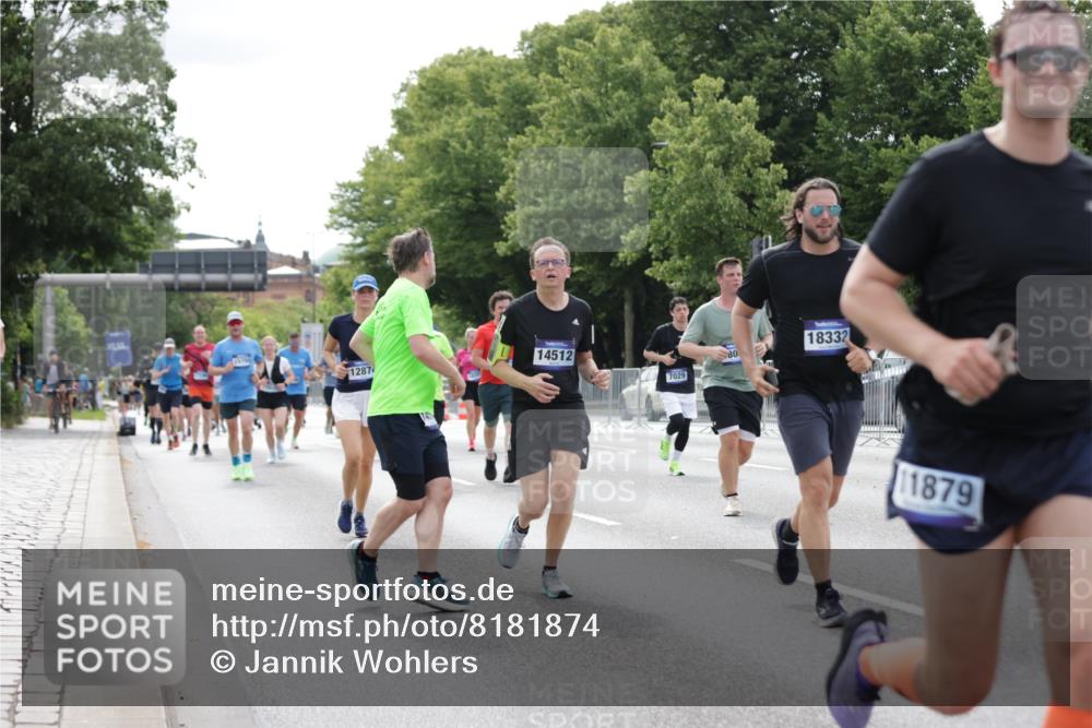 29.06.2025 - hella hamburg halbmarathon Jannik Wohlers http://msf.ph/oto/8181874 29.06.2025 10:23:02 Lombardsbrücke 1048, 1362, 2925, 4391, 4728, 5406, 6502, 7029, 7820, 8716, 8918, 8920, 9301, 10739, 11798, 11879, 12073, 12874, 14265, 14338, 14510, 14512, 14821, 15709, 16185, 16251, 17013, 17199, 17207, 17299, 17719, 18070, 18071, 18089, 18332, 18402, 18818 meine-sportfotos.de