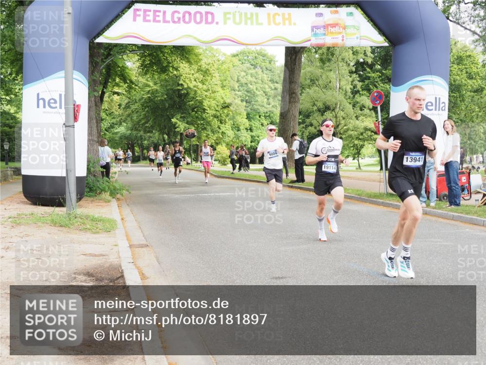 29.06.2025 - hella hamburg halbmarathon MichiJ http://msf.ph/oto/8181897 29.06.2025 10:17:26 Zwischen KM18-KM19 2203, 9804, 13941, 14757, 14828 meine-sportfotos.de