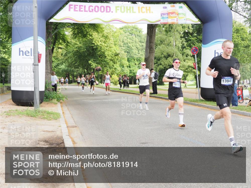 29.06.2025 - hella hamburg halbmarathon MichiJ http://msf.ph/oto/8181914 29.06.2025 10:17:26 Zwischen KM18-KM19 2203, 9804, 13941, 14757, 14828 meine-sportfotos.de