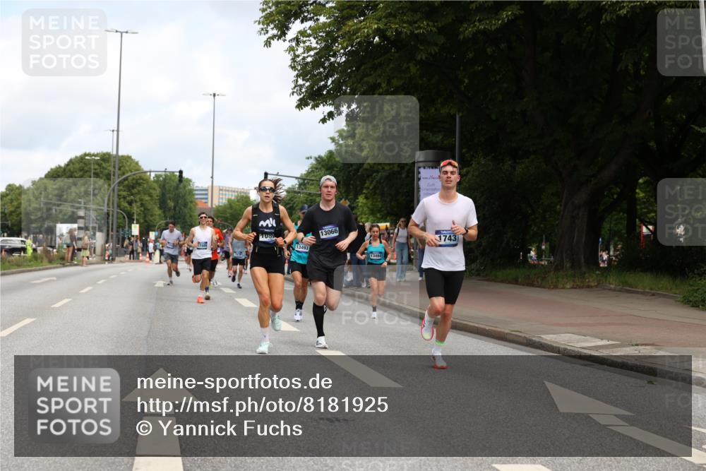 29.06.2025 - hella hamburg halbmarathon Yannick Fuchs http://msf.ph/oto/8181925 29.06.2025 10:28:49 20KM 1080, 1396, 1743, 2228, 2243, 2879, 3005, 6305, 7534, 7901, 8312, 9345, 9376, 10865, 11019, 11227, 12595, 13066, 13493, 13494, 13618, 13771, 14310, 14448, 14549, 15500, 16148, 16243, 16724, 17191, 17489, 17751, 17877, 18099, 18906 meine-sportfotos.de