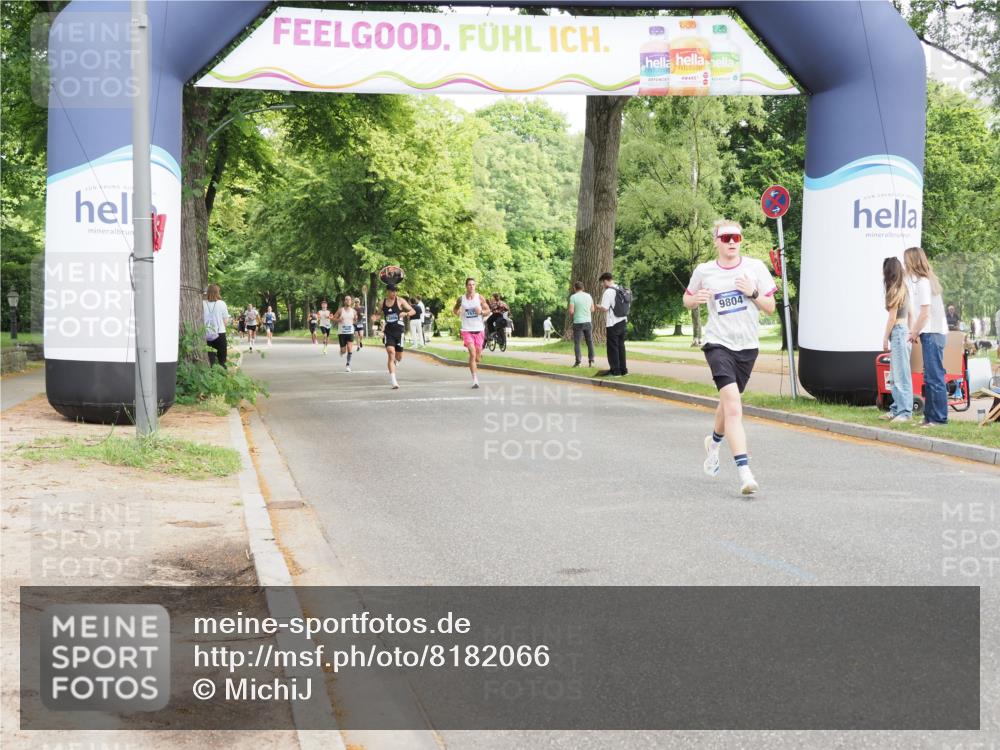 29.06.2025 - hella hamburg halbmarathon MichiJ http://msf.ph/oto/8182066 29.06.2025 10:17:27 Zwischen KM18-KM19 2203, 9804, 13941, 14757, 14828, 19114 meine-sportfotos.de