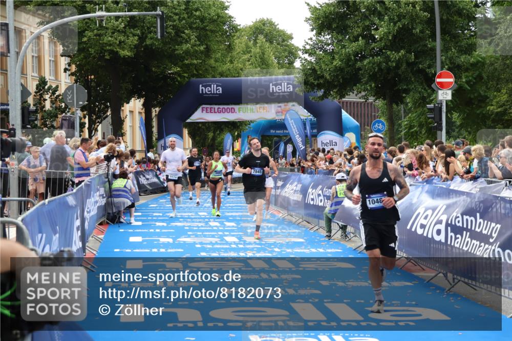 29.06.2025 - hella hamburg halbmarathon Zöllner http://msf.ph/oto/8182073 29.06.2025 10:32:29 Ziel 5070, 5746, 7845, 8883, 10484, 11745, 16957 meine-sportfotos.de