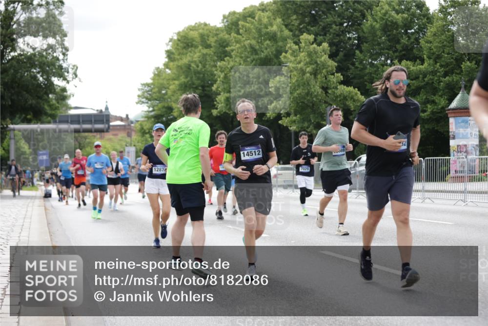 29.06.2025 - hella hamburg halbmarathon Jannik Wohlers http://msf.ph/oto/8182086 29.06.2025 10:23:03 Lombardsbrücke 1048, 1362, 2925, 4391, 4728, 5406, 6502, 7029, 7820, 8716, 10739, 11798, 11879, 12073, 12874, 14265, 14510, 14512, 14821, 15709, 16185, 16251, 17013, 17199, 17207, 17719, 18070, 18071, 18089, 18332, 18402, 18818, 18865 meine-sportfotos.de
