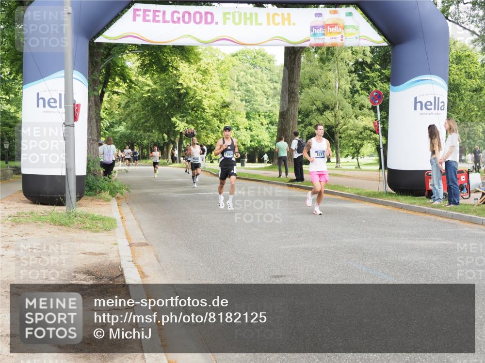 29.06.2025 - hella hamburg halbmarathon MichiJ http://msf.ph/oto/8182125 29.06.2025 10:17:30 Zwischen KM18-KM19 1577, 9804, 13941, 13956, 19114 meine-sportfotos.de