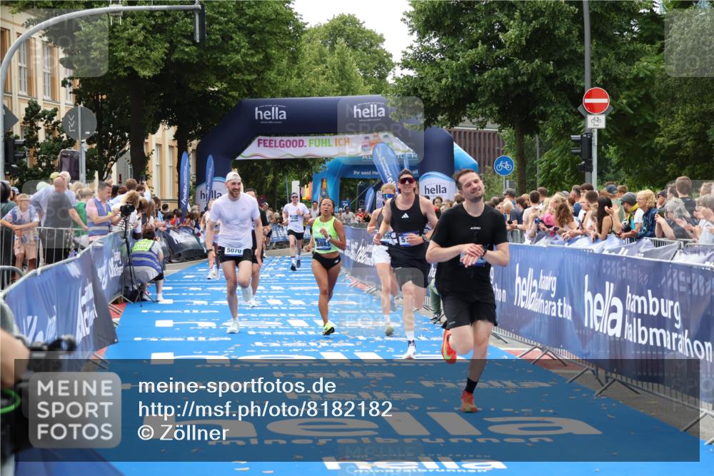 29.06.2025 - hella hamburg halbmarathon Zöllner http://msf.ph/oto/8182182 29.06.2025 10:32:32 Ziel 5070, 5746, 7845, 8883, 11745, 13199, 16957, 18135, 18562, 18563 meine-sportfotos.de
