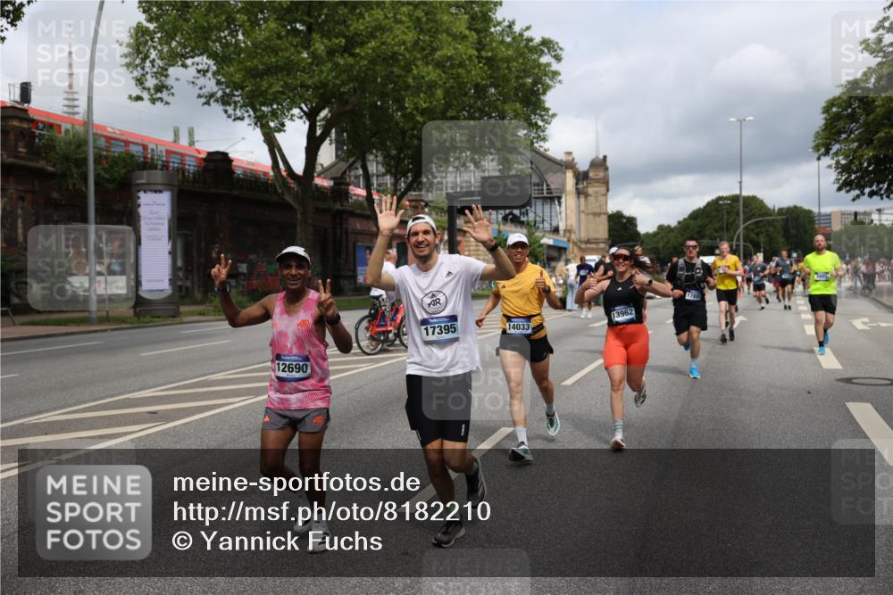 29.06.2025 - hella hamburg halbmarathon Yannick Fuchs http://msf.ph/oto/8182210 29.06.2025 10:43:12 20KM 1094, 1381, 1452, 1892, 2260, 3985, 4183, 4185, 4847, 4890, 5705, 6389, 7067, 8302, 8821, 9213, 9348, 9649, 9661, 9770, 10053, 10184, 10859, 10860, 11451, 11579, 11679, 11779, 12094, 12421, 12533, 12534, 12690, 13009, 13183, 13269, 13450, 13962, 14033, 15384, 15422, 15784, 15857, 15894, 16369, 16592, 16627, 17173, 17395, 17632, 17745, 17855, 17982, 18598, 18873, 18887 meine-sportfotos.de