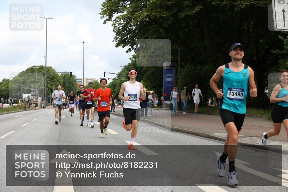 29.06.2025 - hella hamburg halbmarathon Yannick Fuchs http://msf.ph/oto/8182231 29.06.2025 10:28:52 20KM 1080, 1396, 1743, 2228, 2879, 3005, 6305, 7534, 7901, 8312, 9345, 9376, 10865, 11019, 11227, 12595, 13066, 13493, 13494, 13771, 14448, 14549, 15500, 16148, 16243, 16417, 17191, 17489, 17751, 17877, 18099, 18906 meine-sportfotos.de