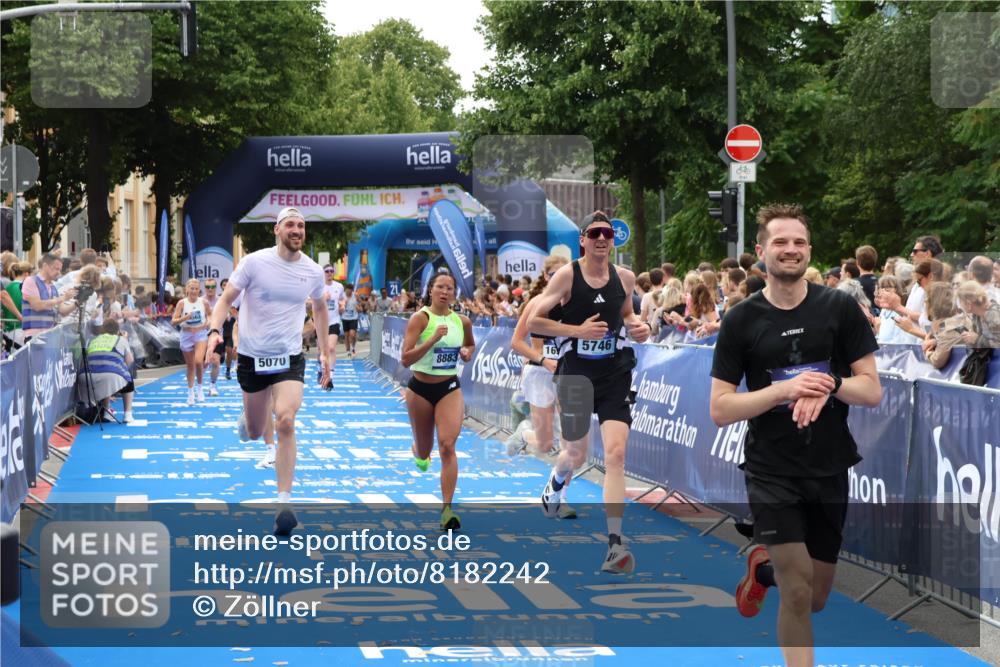 29.06.2025 - hella hamburg halbmarathon Zöllner http://msf.ph/oto/8182242 29.06.2025 10:32:33 Ziel 1707, 5070, 5746, 7845, 8883, 11745, 11877, 13199, 16957, 18135, 18562, 18563 meine-sportfotos.de