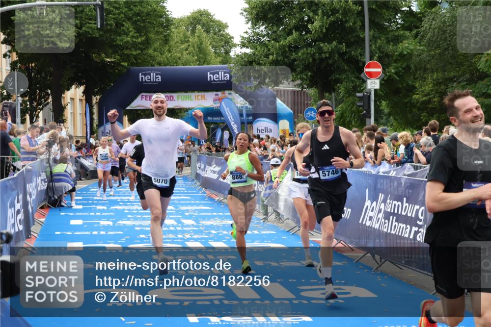 29.06.2025 - hella hamburg halbmarathon Zöllner http://msf.ph/oto/8182256 29.06.2025 10:32:33 Ziel 1707, 5070, 5746, 7845, 8883, 11745, 11877, 13199, 16957, 18135, 18562, 18563 meine-sportfotos.de