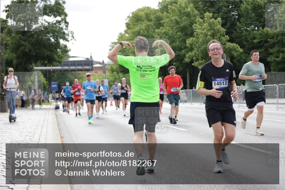 29.06.2025 - hella hamburg halbmarathon Jannik Wohlers http://msf.ph/oto/8182267 29.06.2025 10:23:03 Lombardsbrücke 1048, 1362, 2925, 4391, 4728, 5406, 6502, 7029, 7820, 8716, 10739, 11798, 11879, 12073, 12874, 14265, 14510, 14512, 14821, 15709, 16185, 16251, 17013, 17199, 17207, 17719, 18070, 18071, 18089, 18332, 18402, 18818, 18865 meine-sportfotos.de