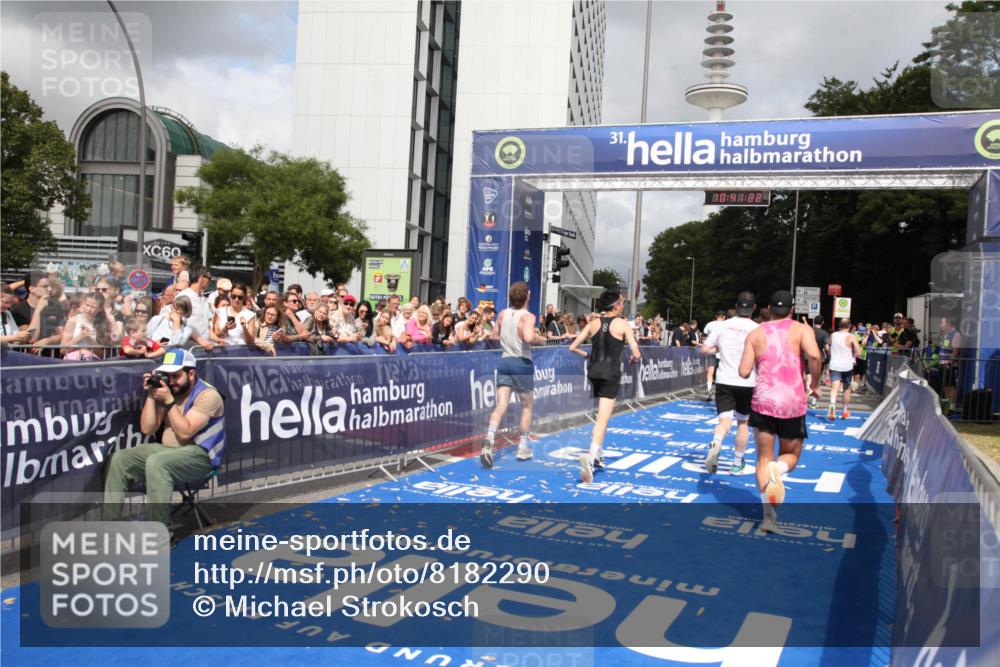 29.06.2025 - hella hamburg halbmarathon Michael Strokosch http://msf.ph/oto/8182290 29.06.2025 10:41:20 Ziel 3332, 4205, 4303, 5387, 6901, 8122, 9711, 10375, 12434, 12895, 13876, 17834, 18764 meine-sportfotos.de