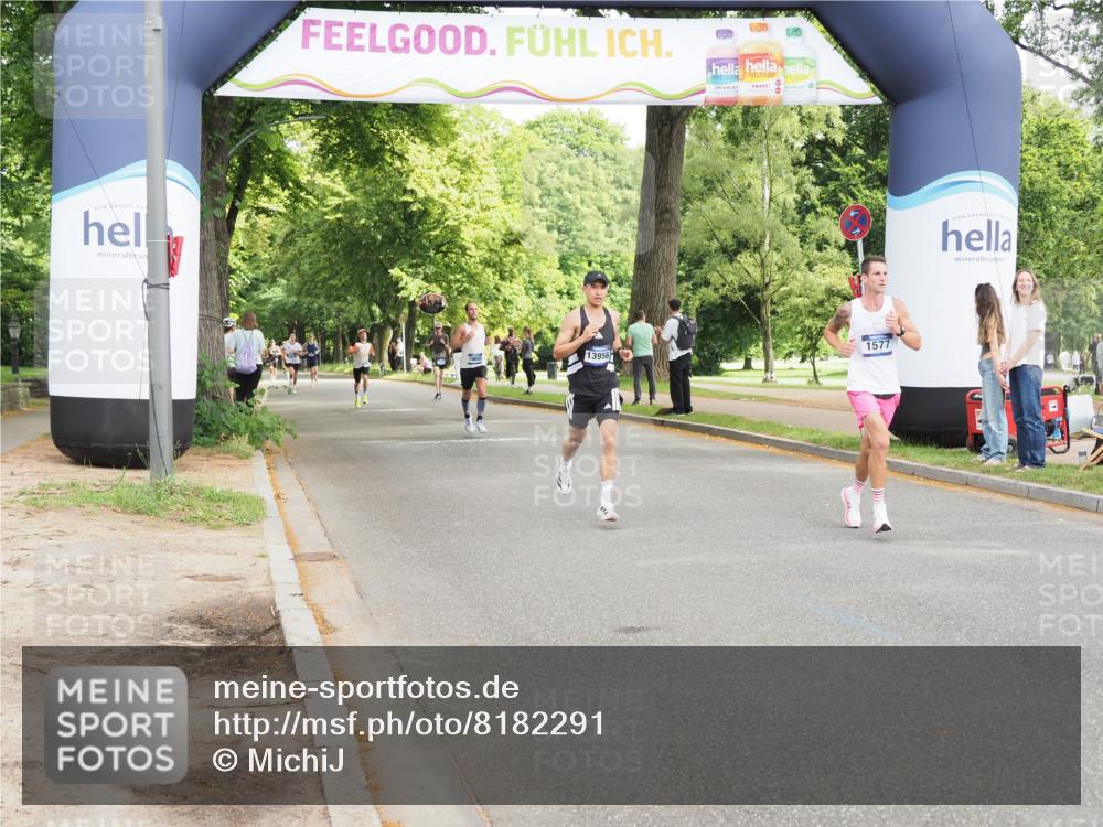 29.06.2025 - hella hamburg halbmarathon MichiJ http://msf.ph/oto/8182291 29.06.2025 10:17:30 Zwischen KM18-KM19 1577, 9804, 13941, 13956, 19114 meine-sportfotos.de