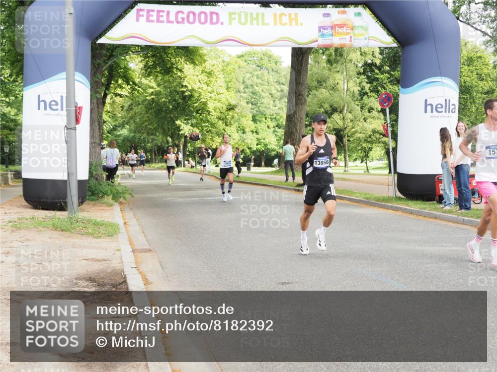 29.06.2025 - hella hamburg halbmarathon MichiJ http://msf.ph/oto/8182392 29.06.2025 10:17:31 Zwischen KM18-KM19 1577, 9804, 13941, 13956, 19114 meine-sportfotos.de