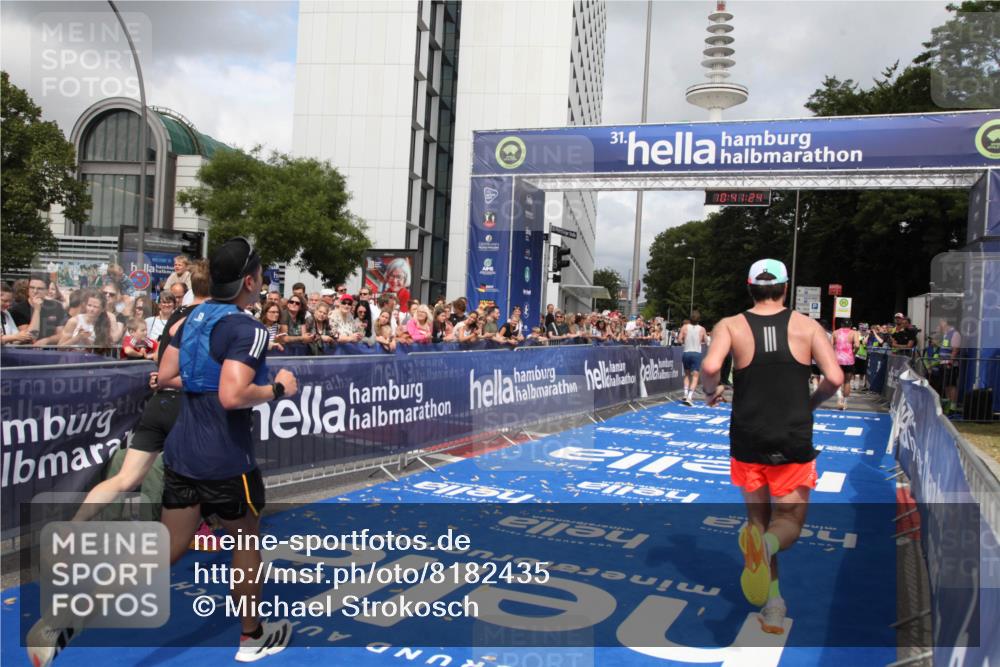 29.06.2025 - hella hamburg halbmarathon Michael Strokosch http://msf.ph/oto/8182435 29.06.2025 10:41:23 Ziel 1570, 4303, 5387, 6771, 6901, 7432, 9711, 10783, 12434, 13876, 16816, 18764 meine-sportfotos.de
